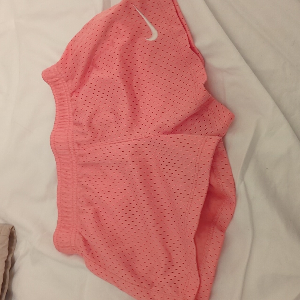 Nike shorts size small 5-6 peach basket ball shorts